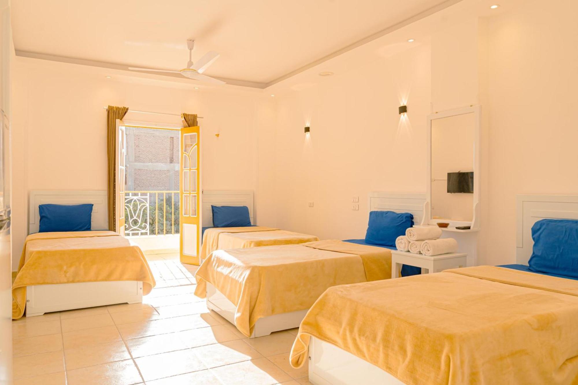 Spring Hotel Luksor Exterior foto