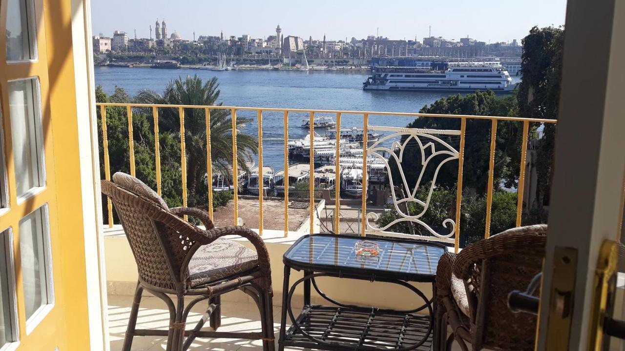 Spring Hotel Luksor Exterior foto